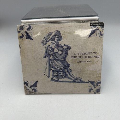 Brand new and sealed lute - brand,